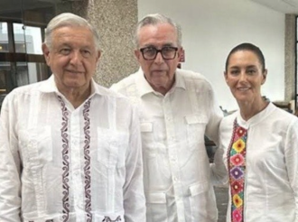 Tres Pendejos In Fraganti